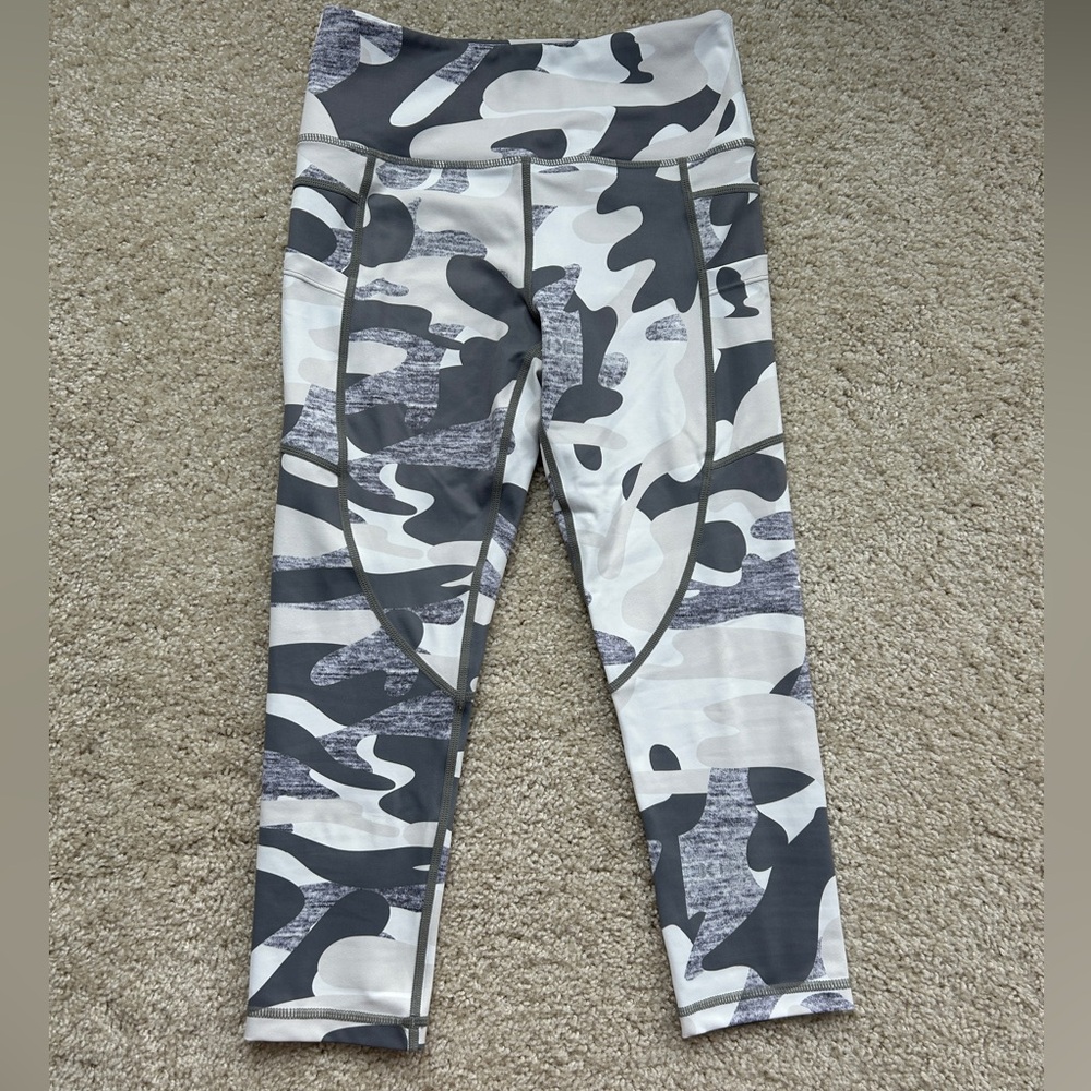 Zyia Light n Tight Leggings White/Gray Camo Size 4